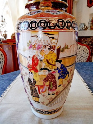 Chinese vase 35 cm height
