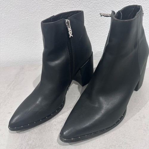 Xti women's black ankle boots size 38 like new