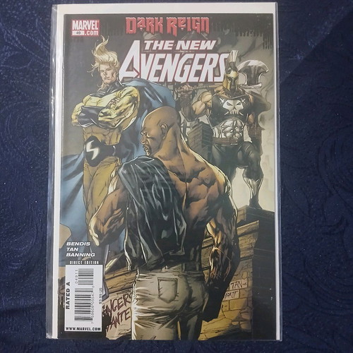 New Avengers #49 like new, Dark Reign tie-in