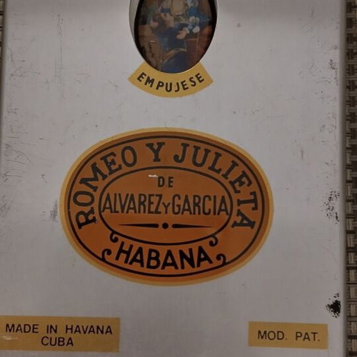 Romeo y Julieta collectible aluminum cigar box used
