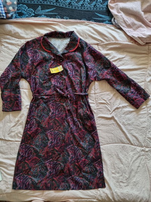 Retro Bulgarian dress with belt, new, size L