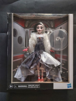 Cruella De Vil Disney Style Series doll by Hasbro 2021 new