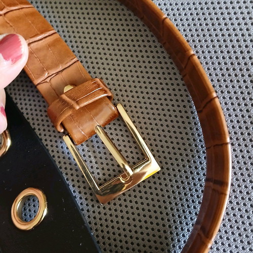 Women's belts like new, brown and black