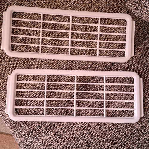 Plastic dividers like new, pack of 2 pieces
