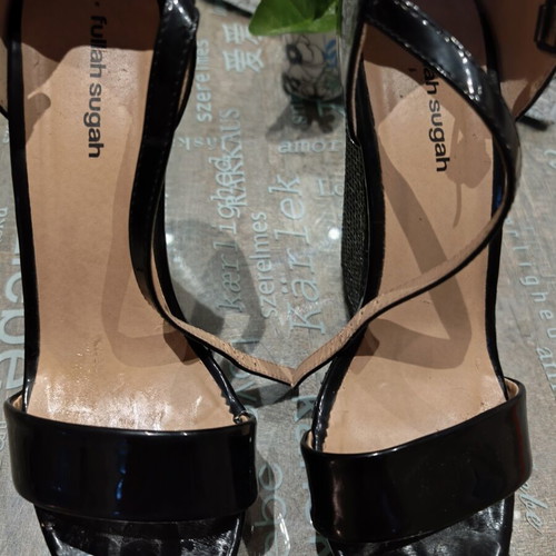 Fullah Sugah women's patent leather 15cm heels used, black
