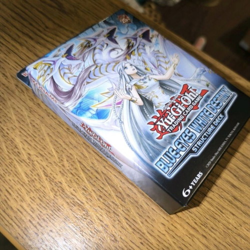 Yu-Gi-Oh White Dragon Blue Eyes English Deck new