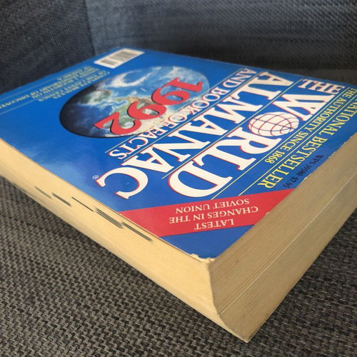 The World Almanac and Book of Facts 1992 used, English