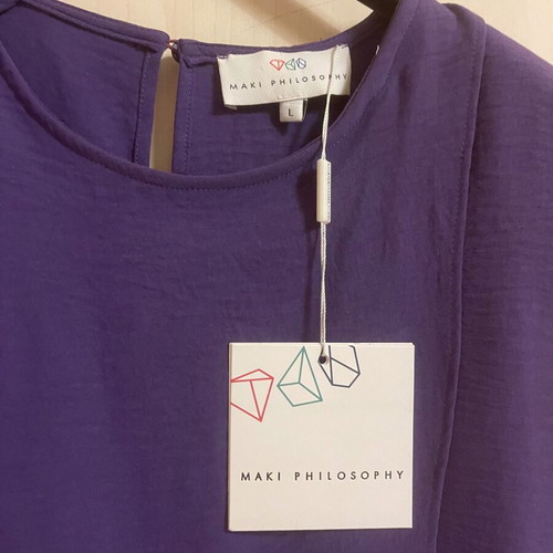 Philosophy blouse L new with shoulder pads and unique front opening