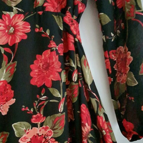 Floral dress new, size S, multicolored