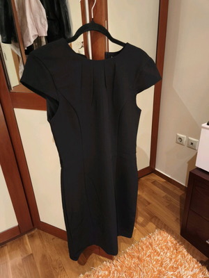H&M dress new, knee-length, cut sleeve, slim fit size M
