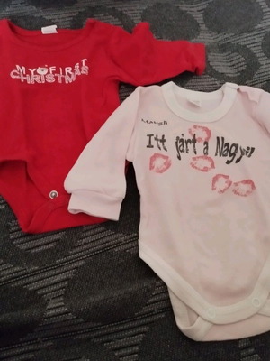 Baby bodysuits for girl like new, set of 2 pieces