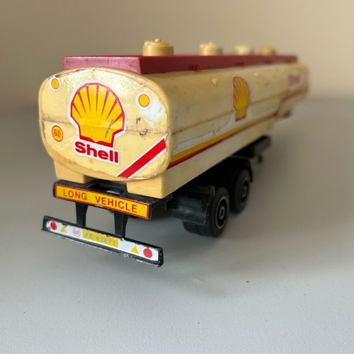 Hot Wheels tanker used, made in Italy, metal base, plastic