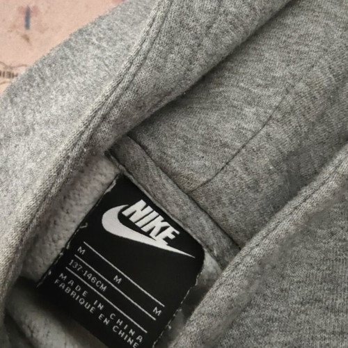 Nike sweatshirt gray with fleece lining and hood like new