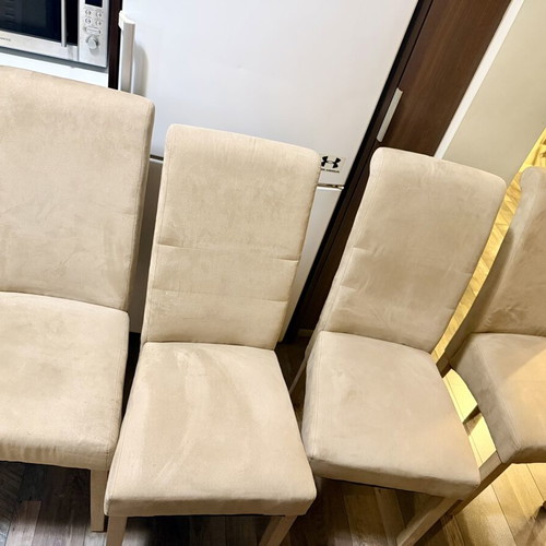 Dining table and 4 chairs set like new, oak and beige fabric