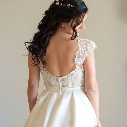 Justin Alexander wedding dress like new with Mikado and lace