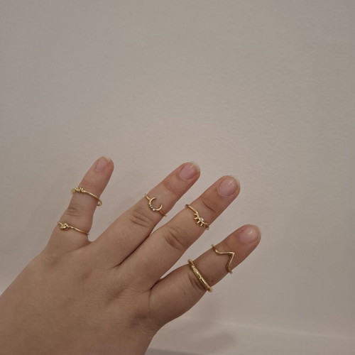 Minimal gold rings set of 6 used with designs