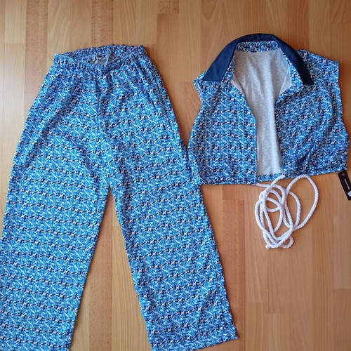 Zagar women's set with tied vest and pants new, white and blue