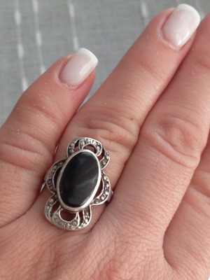 Silver ring 925 with black semi-precious stone like new