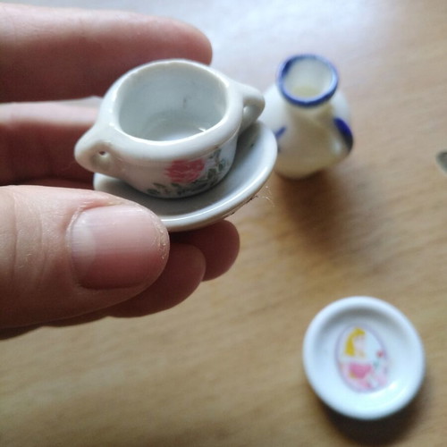 Vintage porcelain miniature set like new, suitable for dollhouse