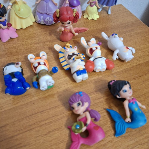 Children's figures used, set of 14