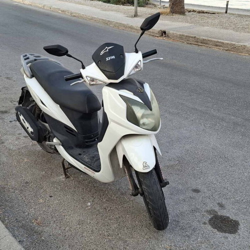 Sym Symphony 150 scooter like new, 17,000 km, white