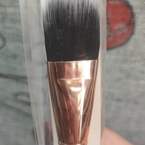 Flat makeup brush new, also for face mask application