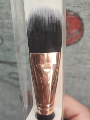 Flat makeup brush new, also for face mask application