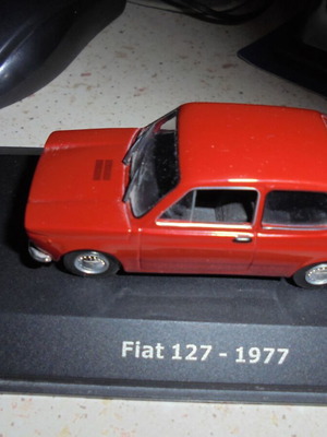 Fiat 127 1977 miniature car new, red 1:43 scale