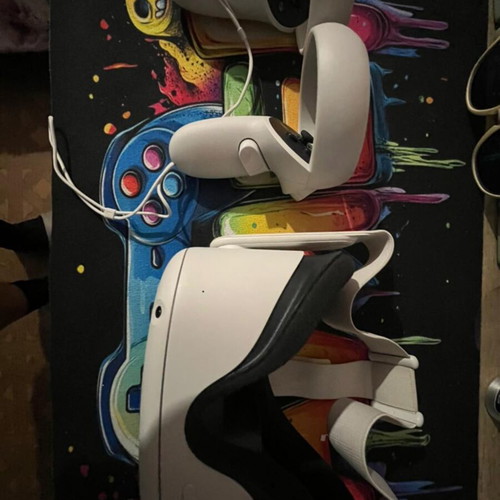 Meta Quest 2 VR headset like new
