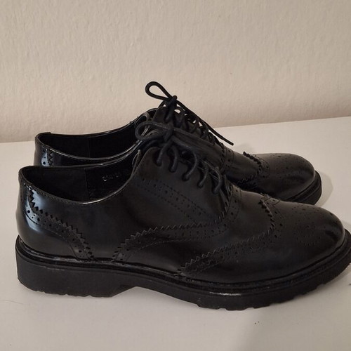 Oxford shoes GoGo Shoes like new, black, brogue style, size 38