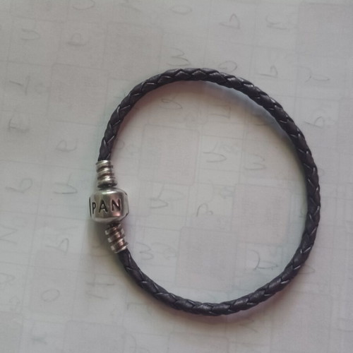 Pandora bracelet new, leather and silver, purple