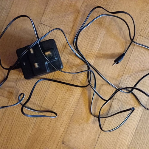 Chargers used, lot of old with various types of cables