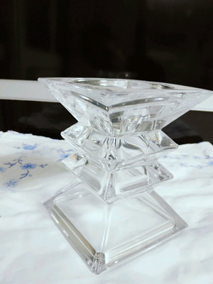 Κρυστάλλινο κηροπήγιο 13x10 σε άριστη κατάσταση, ιδιαίτερο σχέδιο