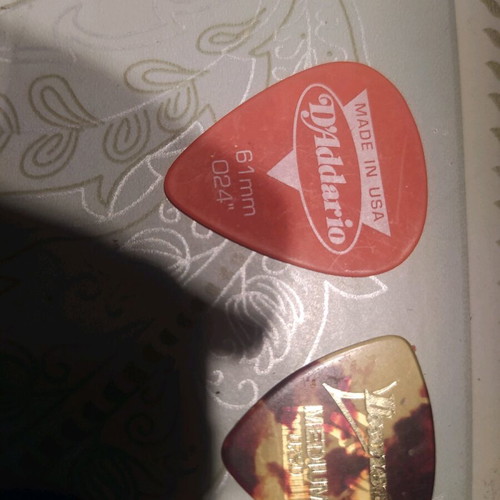 Used guitar picks for string instruments