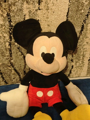 Mickey Mouse μεγάλο λούτρινο παιχνίδι με κόκκινο σορτσάκι