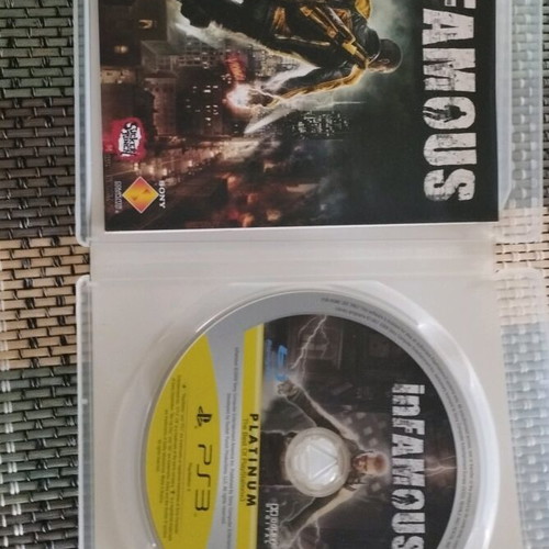 Infamous PlayStation 3 like new