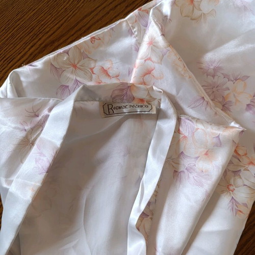 Silk robe M/L like new