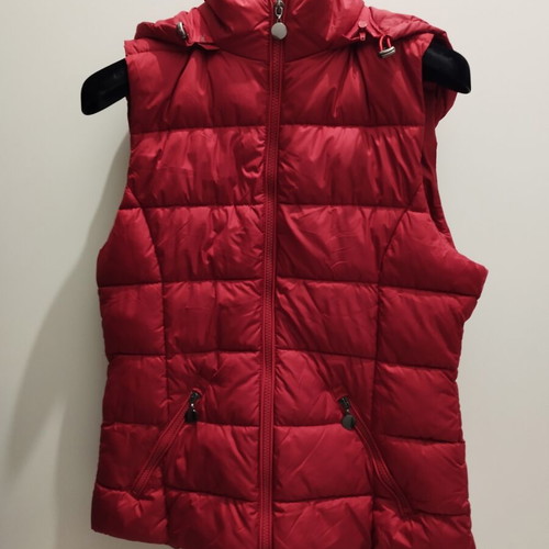 Sleeveless Jacket with Detachable Hood like new, burgundy, XL
