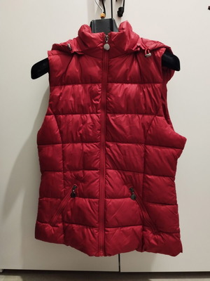Sleeveless Jacket with Detachable Hood like new, burgundy, XL