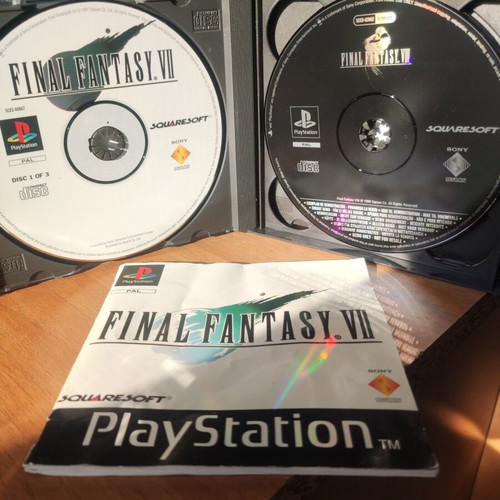 Final Fantasy VII PS1 with demo disc like new, English manual