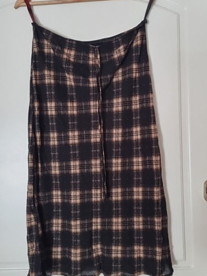 Bellino women's skirt medium like new, slim fit