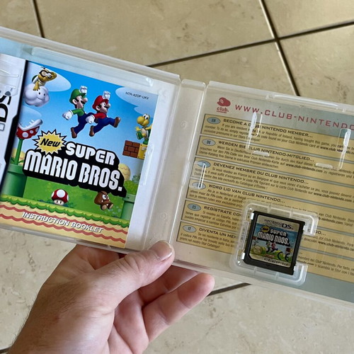 New Super Mario Bros Nintendo DS game used with case and manual