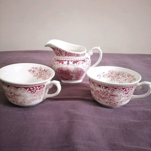 Old England Cambridge antique collectible milk jug and two teacups used