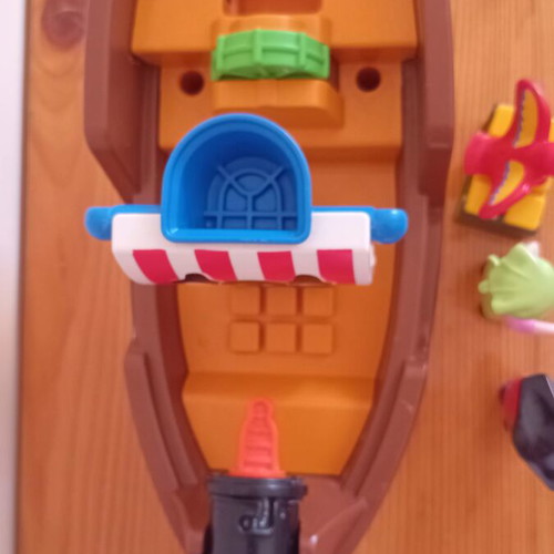 Playmobil Pirate Ship like new with water cannon and figures