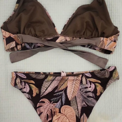 Bluepoint bikini set used, bottom M top L, multicolor green