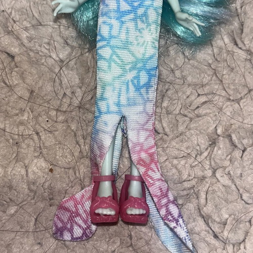 Enchantimals Naddie Narwhal doll model FNH22-GJX41 like new by Mattel