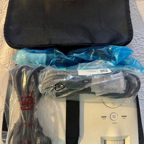 Vivitek D508 DLP projector like new, 2600 ANSI lumens