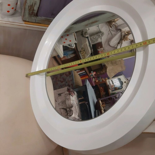 Round mirror like new, 54 cm diameter, plastic frame
