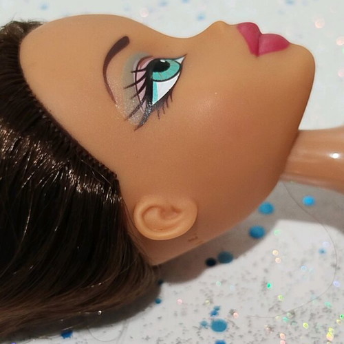 Bratz Sun kissed Summer Yasmin and rare Dana dolls used, set of 2