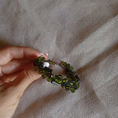 Bracelet with green beads like new